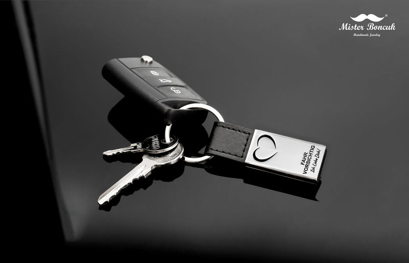 Schlüsselanhänger mit Gravur aus Leder – Fahr vorsichtig Ich Liebe